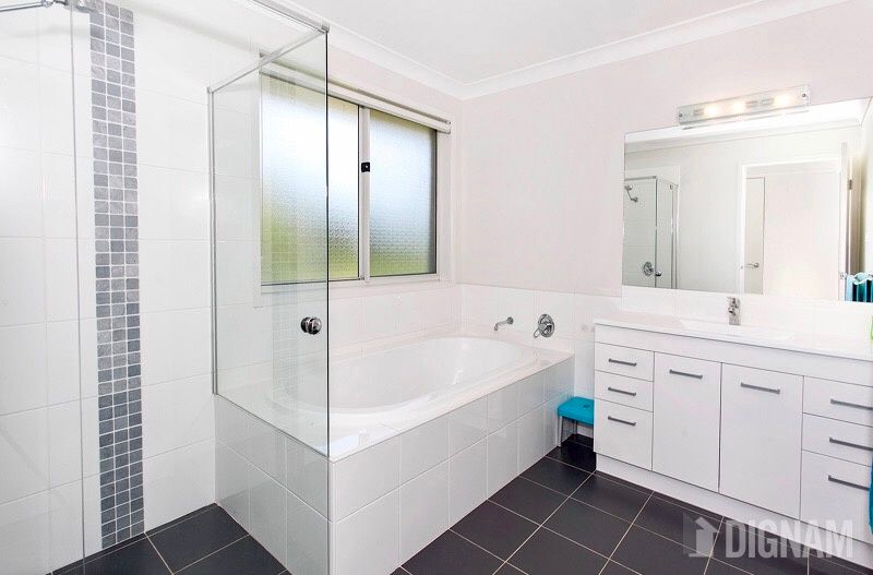25 Railway Parade, Woonona NSW