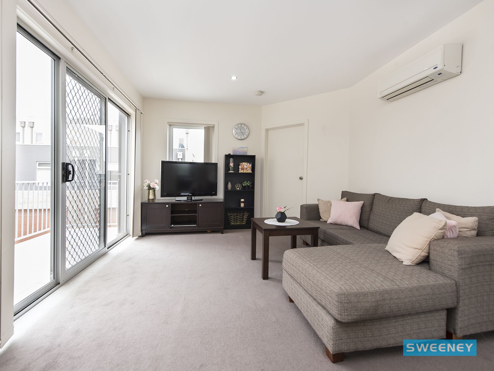 9/5 Strathvea Lane, Caroline Springs - Thumbnail 6