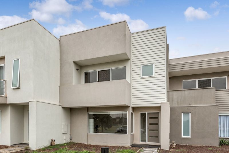 4 Whitetop Drive, Point Cook - Thumbnail 2