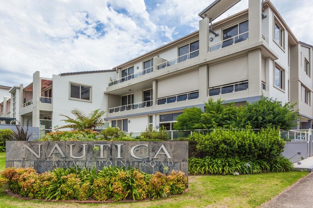 GORGEOUS APARTMENT WITH TWO COURTYARDS