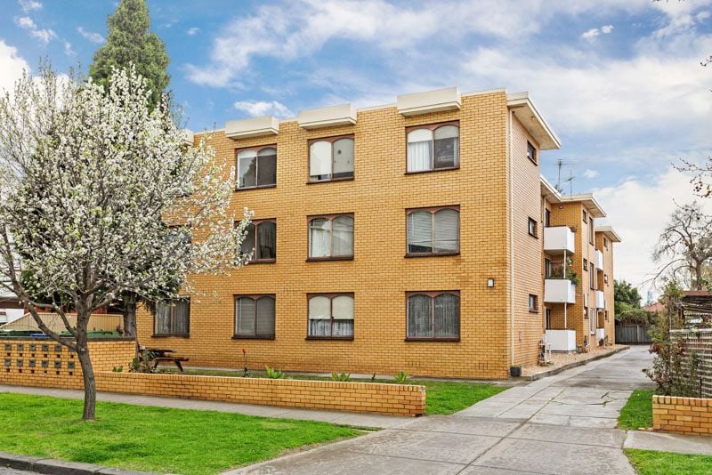 17/99 Cowper Street, Footscray - Thumbnail 2