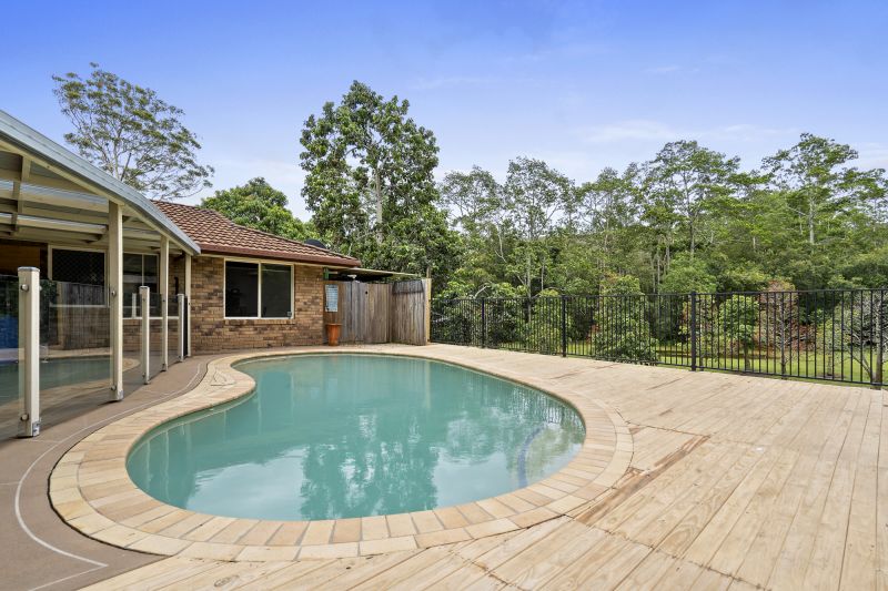 11 Harvey Court, Nambour