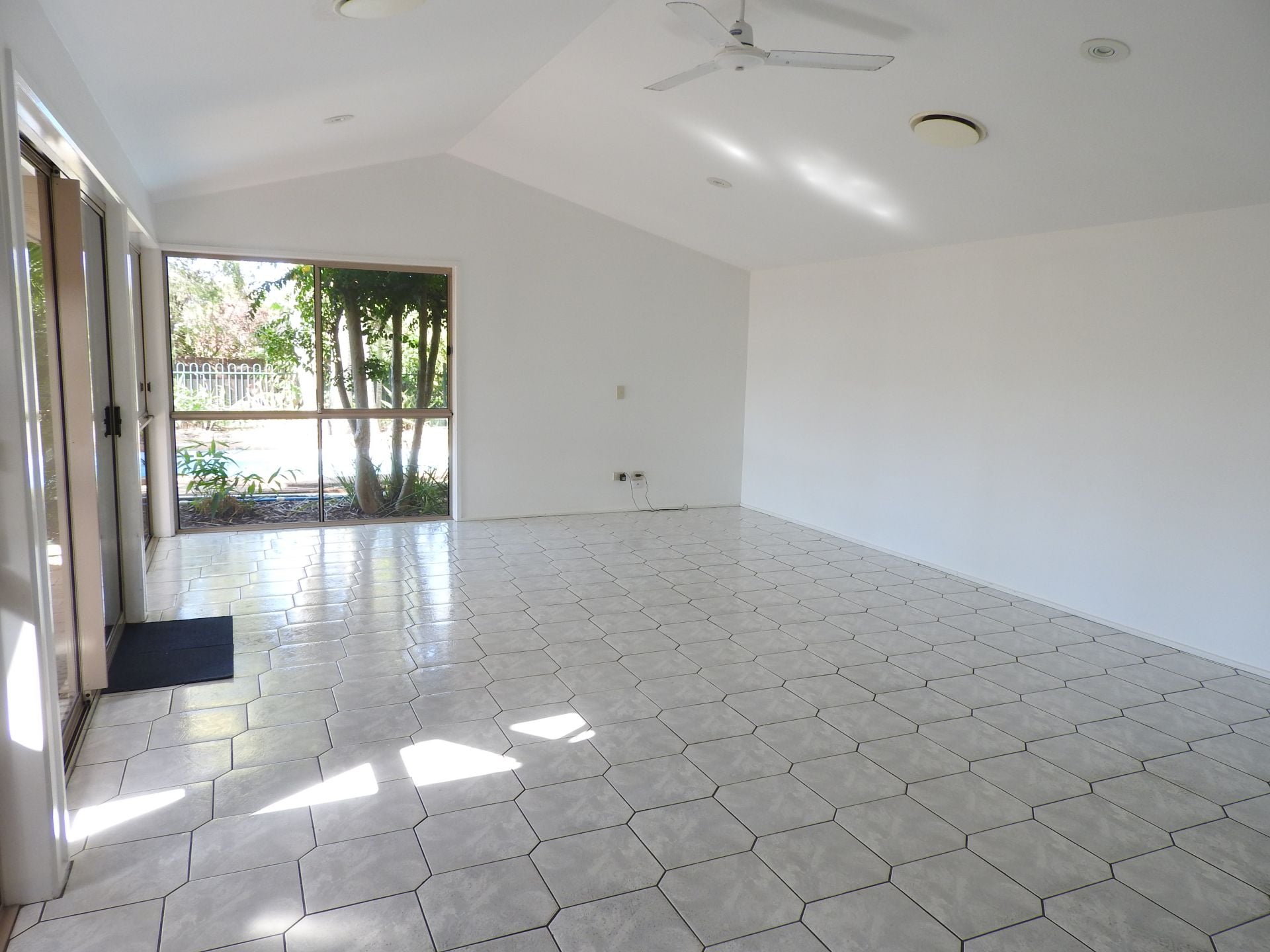 42 Summer Drive Maroochydore QLD, Maroochydore - Thumbnail 5