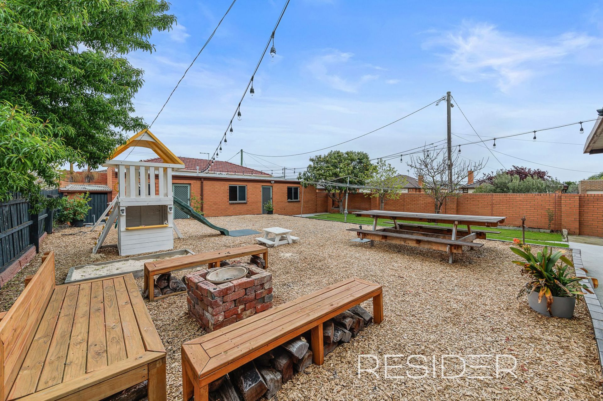 1 Waratah Street, Thomastown Resider Real Estate