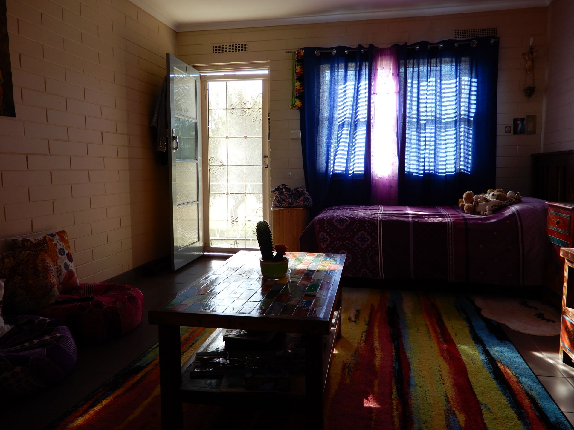 COSY BEDSITTER STUDIO SITUATED IN AN EXCELLENT POSITION!!!