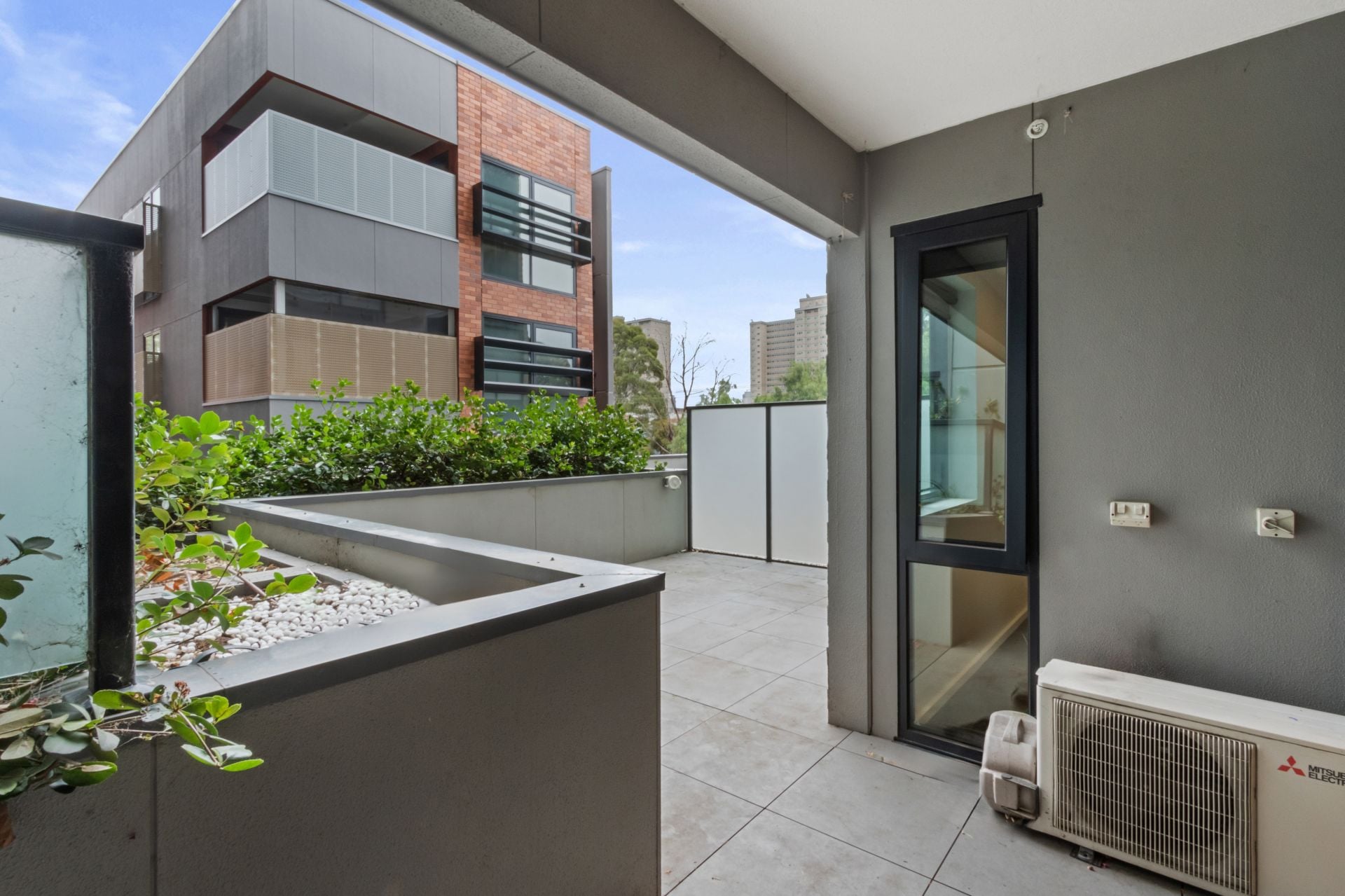 UNDER APPLICATION - Inner-city boutique living