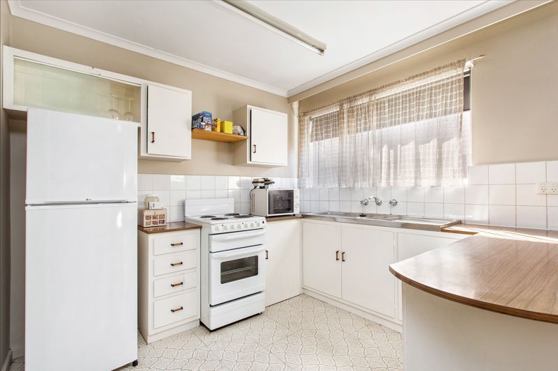 1/101 Simpson Street, Yarraville - Thumbnail 3