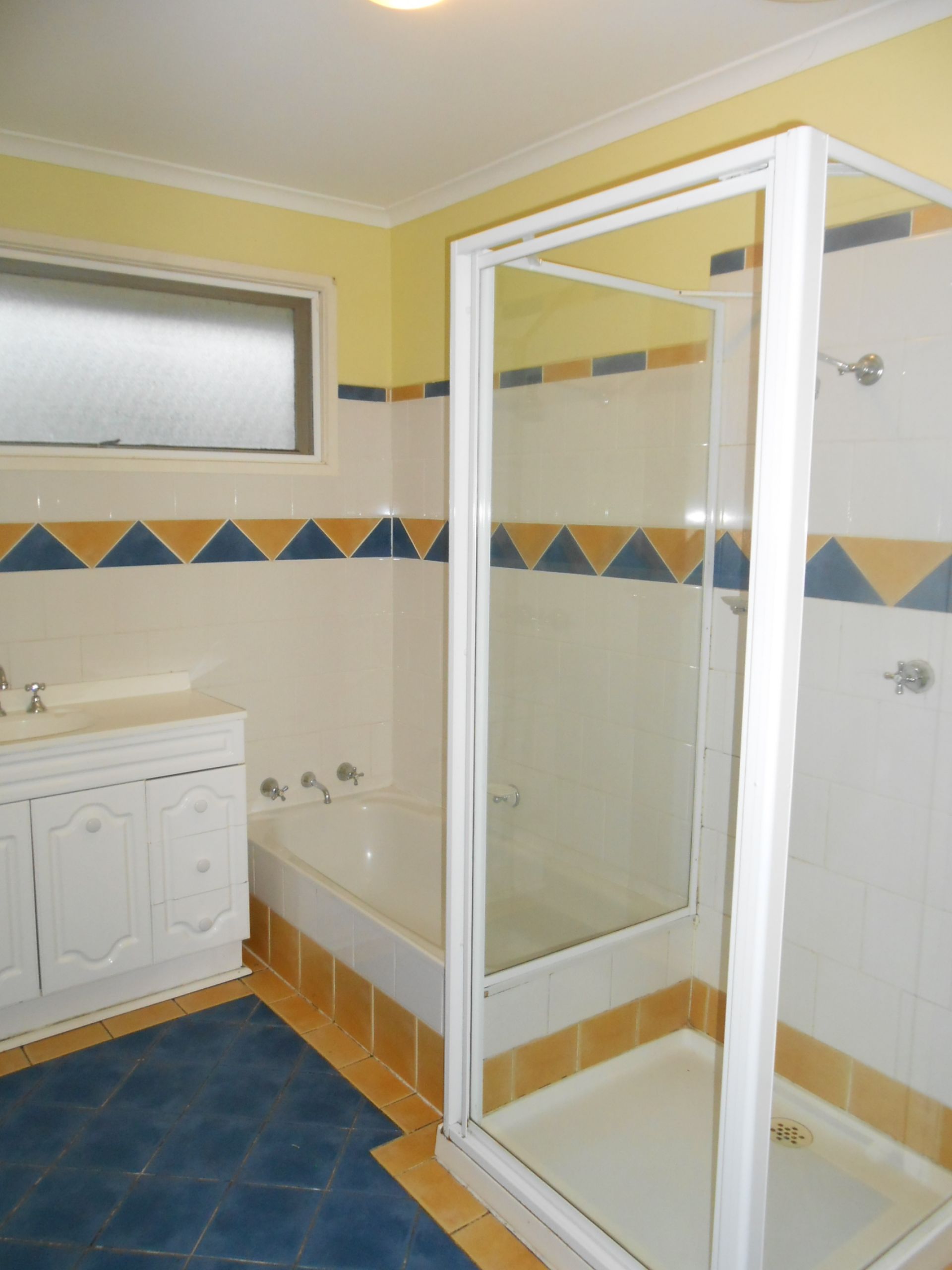 3 BEDROOM HOME IN A GREAT LOCATION