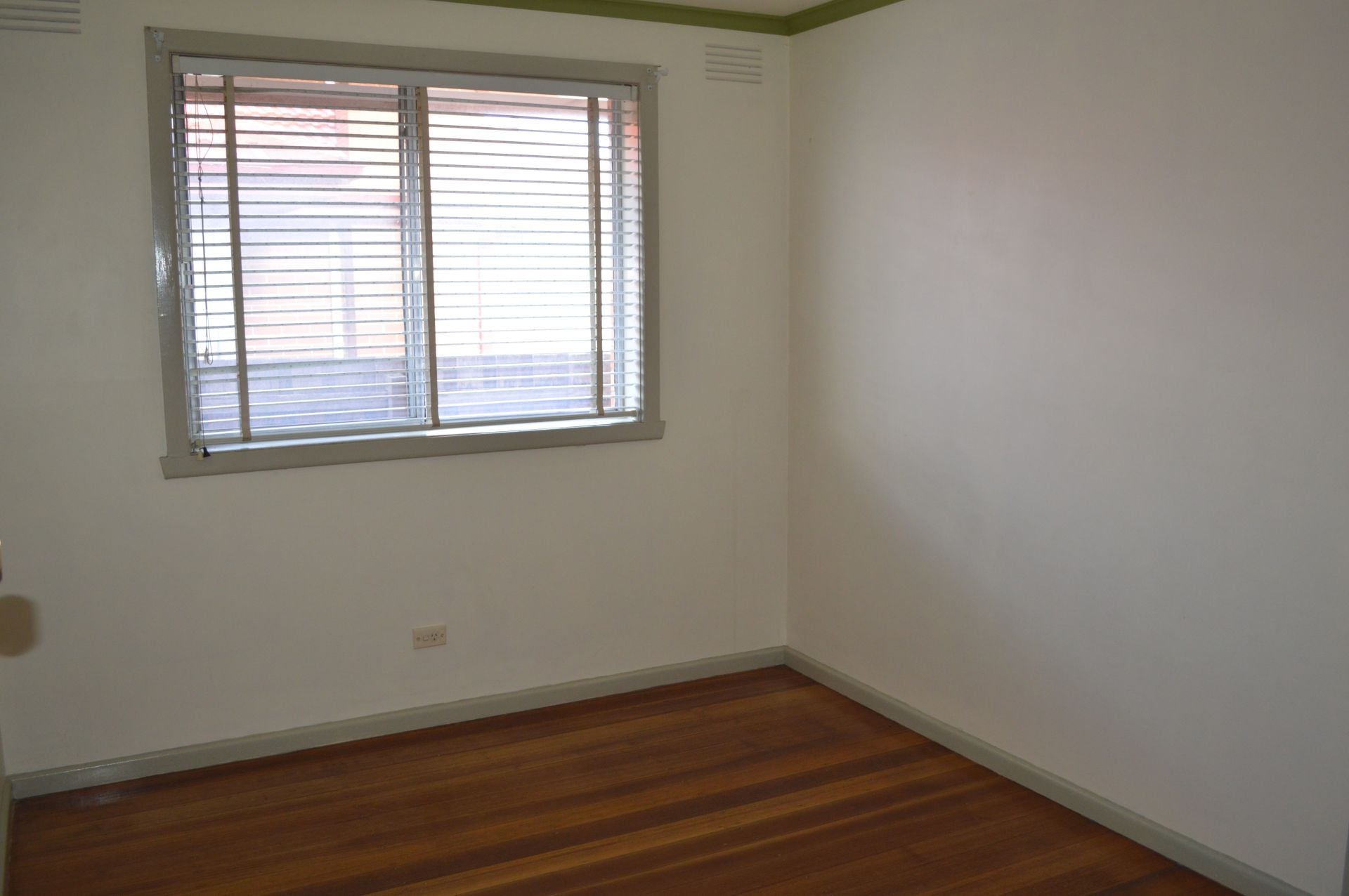 CENTRALLY LOCATED, AFFORDABLY PRICED FAMILY HOME   *Insp Thu 18th Aug @ 5:00pm*