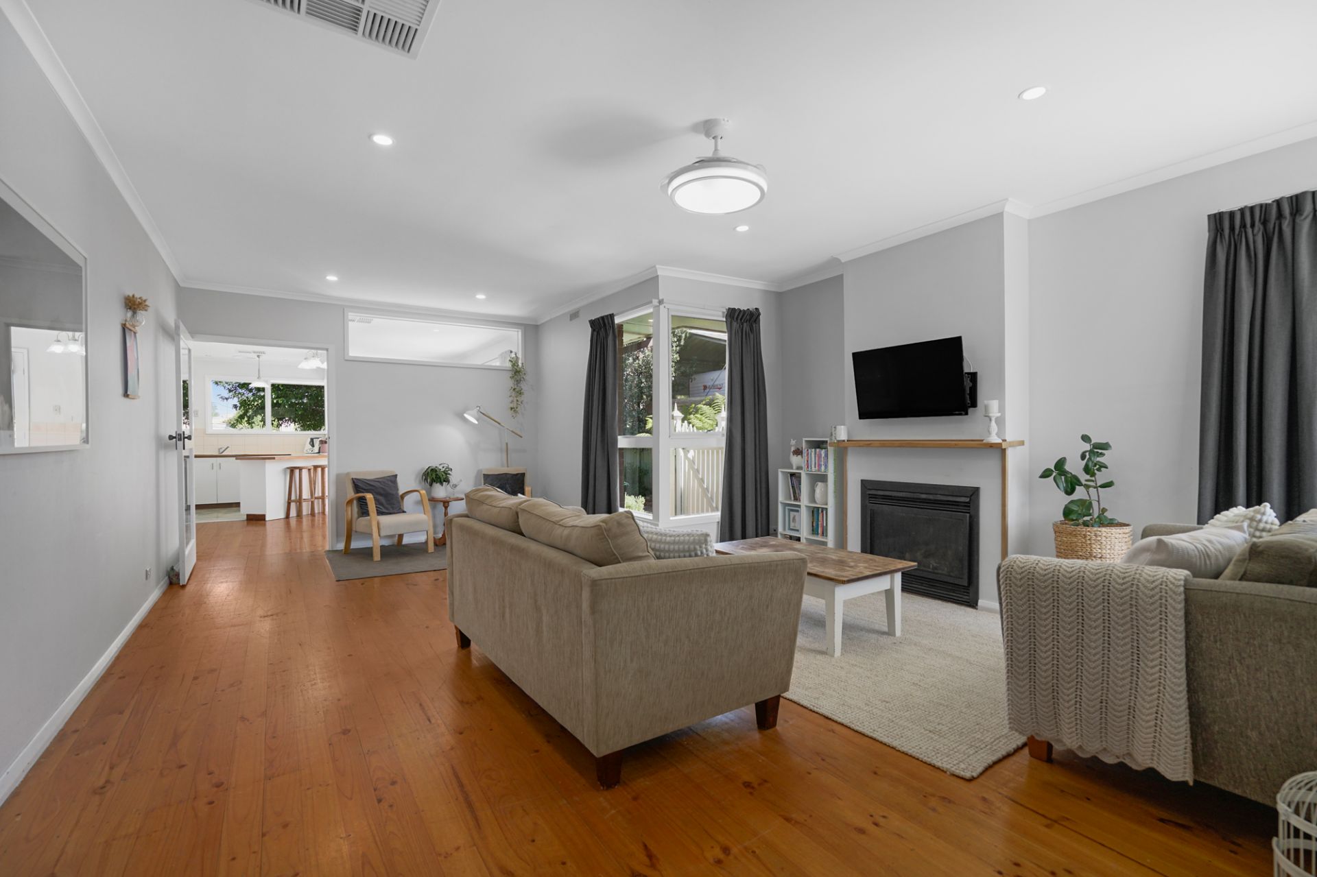 28 Pauls  Crescent, Wendouree, Wendouree - Thumbnail 4