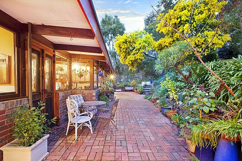 77 Zig Zag Road, Eltham - Thumbnail 2