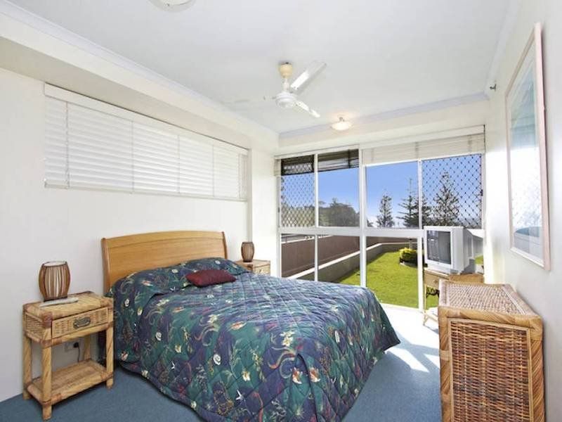 2/66 Marine Parade (Points North) COOLANGATTA QLD, (Points North) Coolangatta - Thumbnail 5