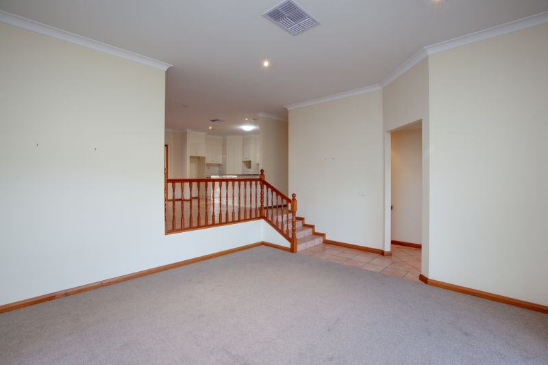 11 Orchard Way Lavington NSW, Lavington - Thumbnail 3