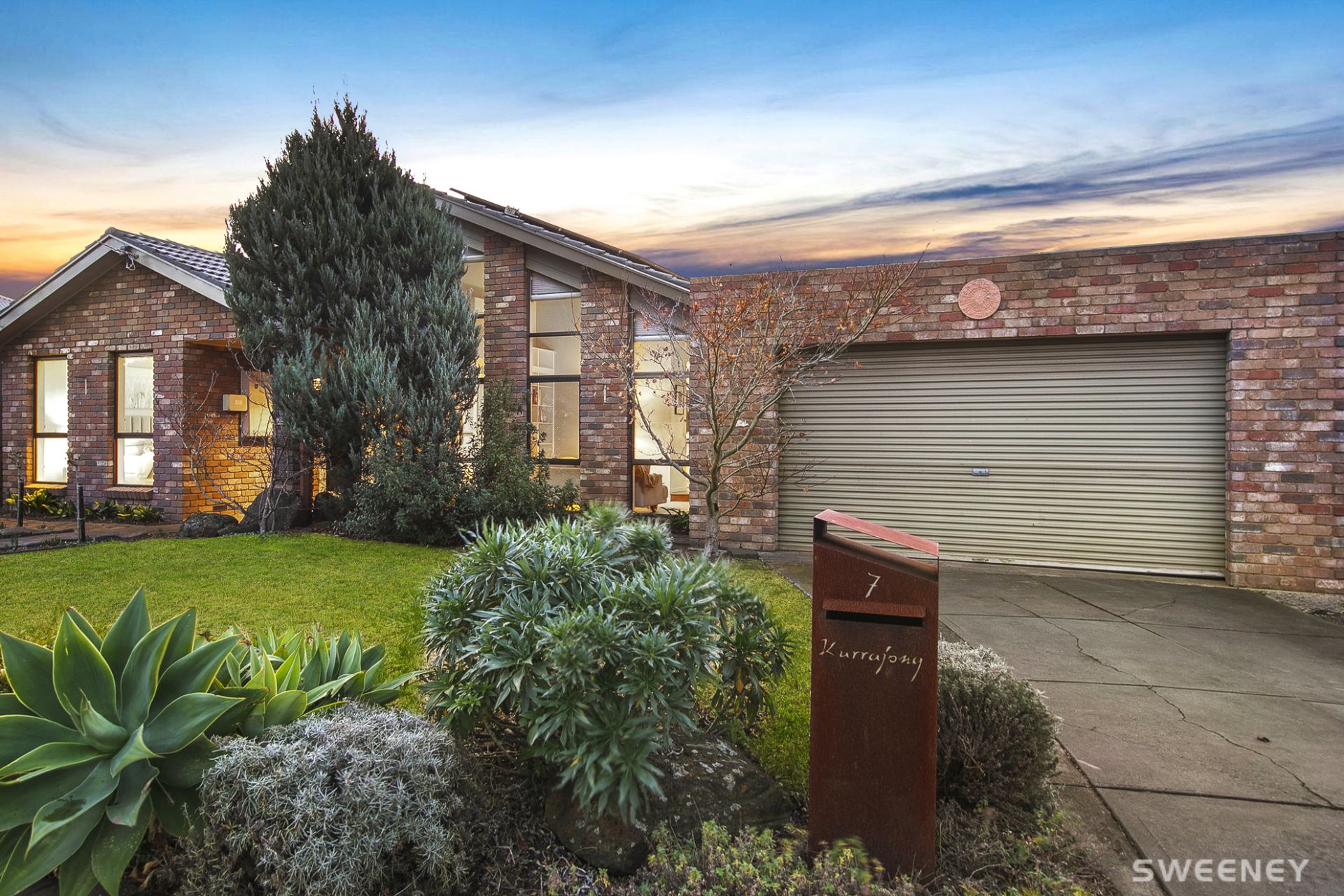 7 Kurrajong Drive, Altona Meadows - Thumbnail 2