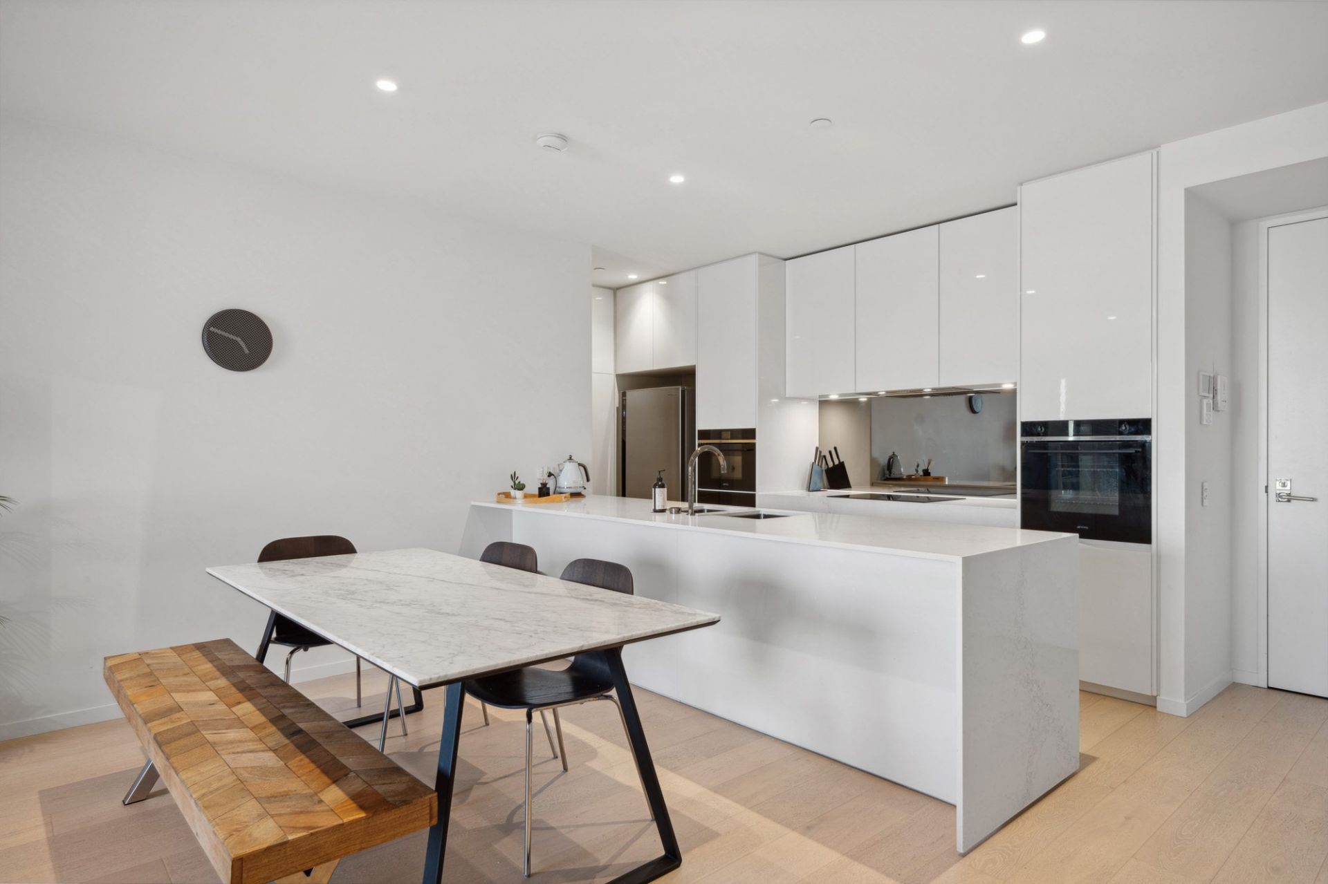 24 The Lanes Boulevard, Mermaid Waters - Thumbnail 7