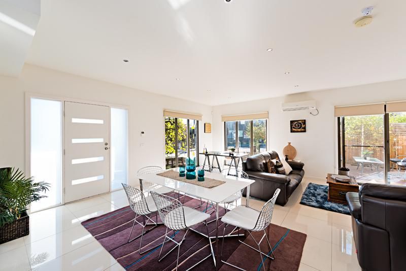 Boutique Living in Boutique Location!!