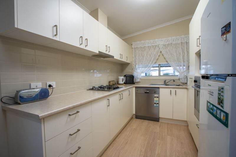 2/7 Catherine Crescent Lavington NSW, Lavington - Thumbnail 2