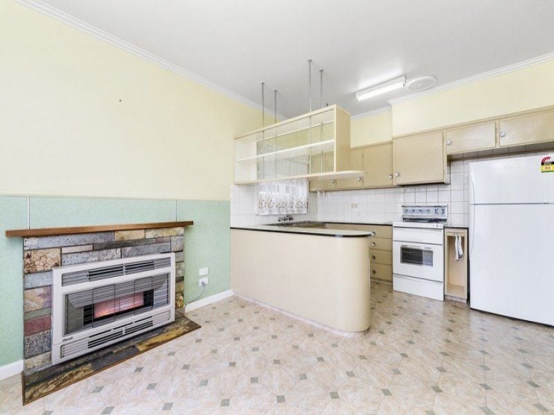12 Elsinore Street COLAC VIC, Colac - Thumbnail 2