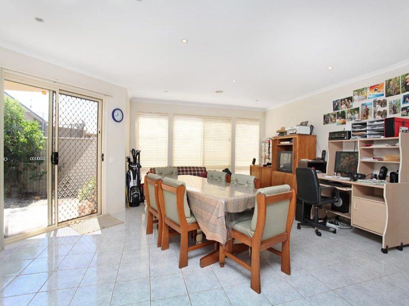 20 Blenheim Way, Caroline Springs - Thumbnail 4