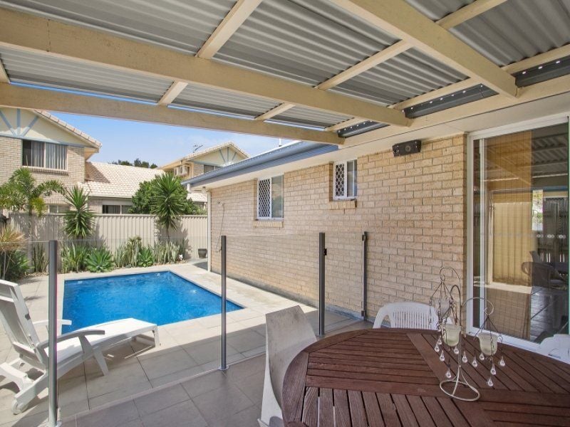 3 Vintage Lakes Drive TWEED HEADS SOUTH NSW, Tweed Heads South - Thumbnail 2