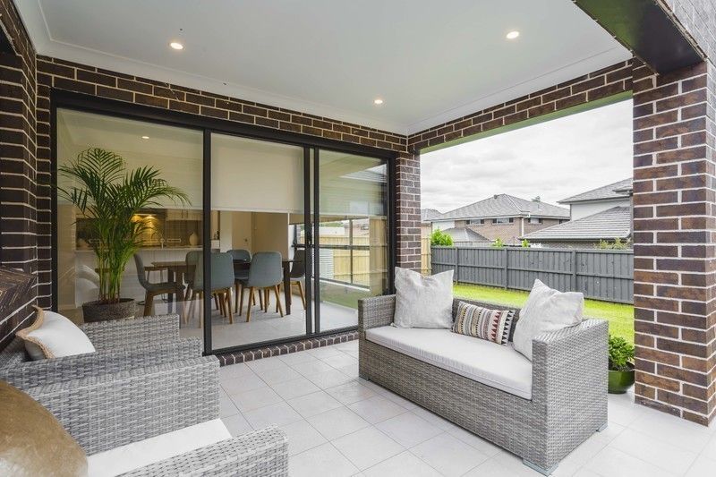 Colebee 40 Coronato Parade | Stonecutters Ridge Precinct