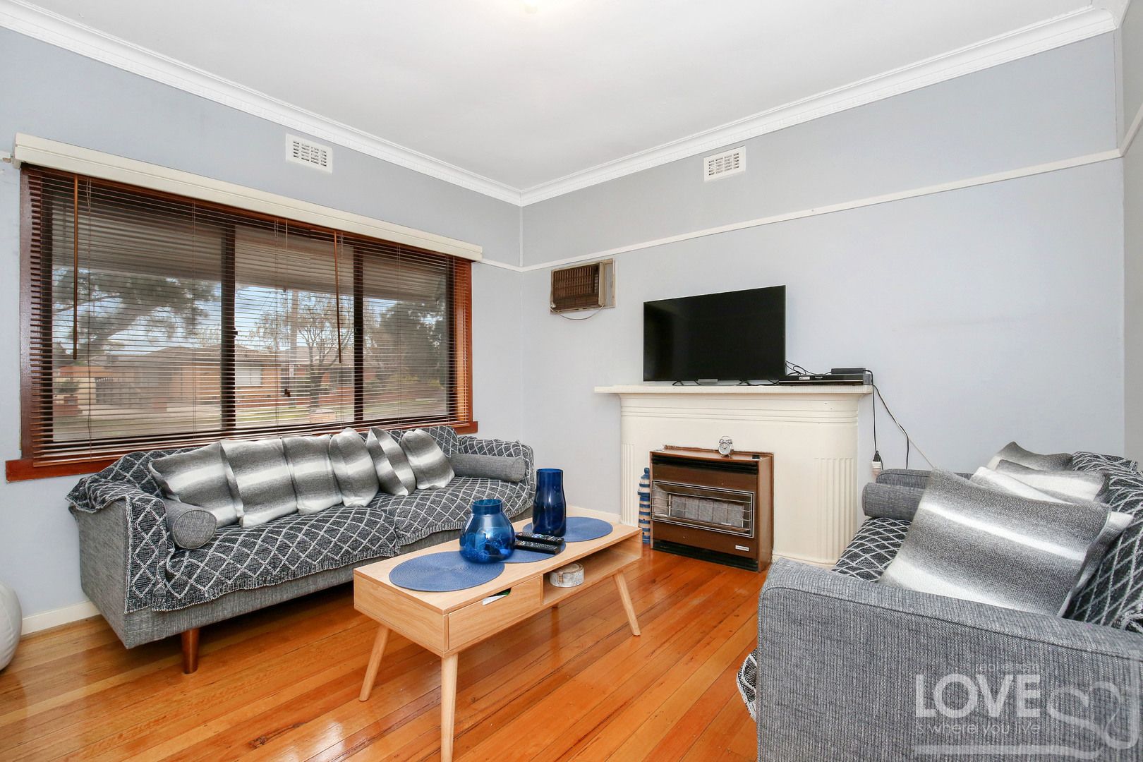 Bright & Spacious home!