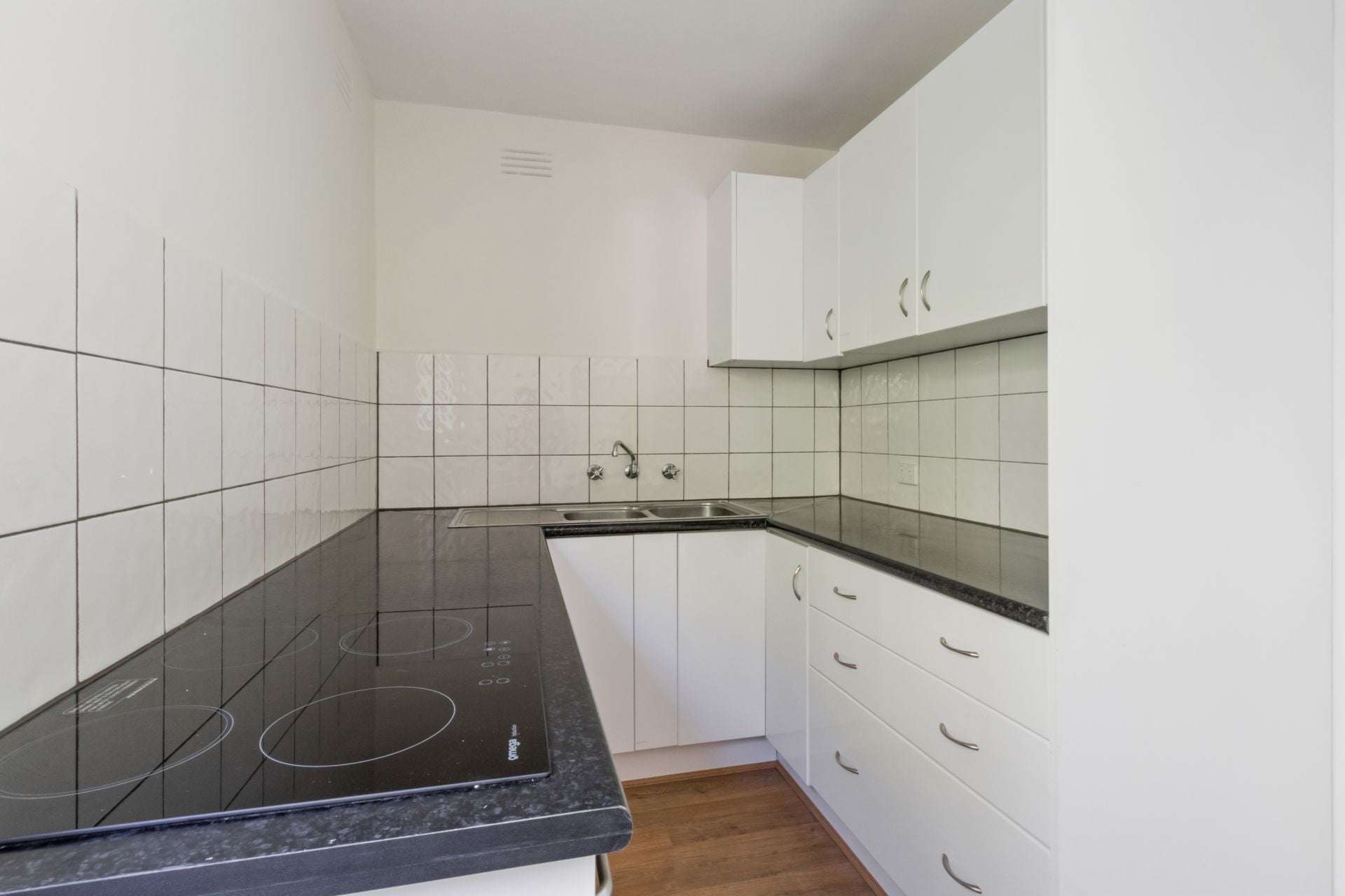 Spacious Two Bedroom Apartment In Idyllic Location!