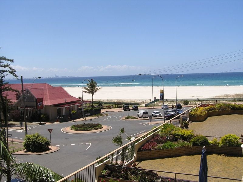 10/22 Marine Parade KIRRA QLD, Kirra - Thumbnail 2