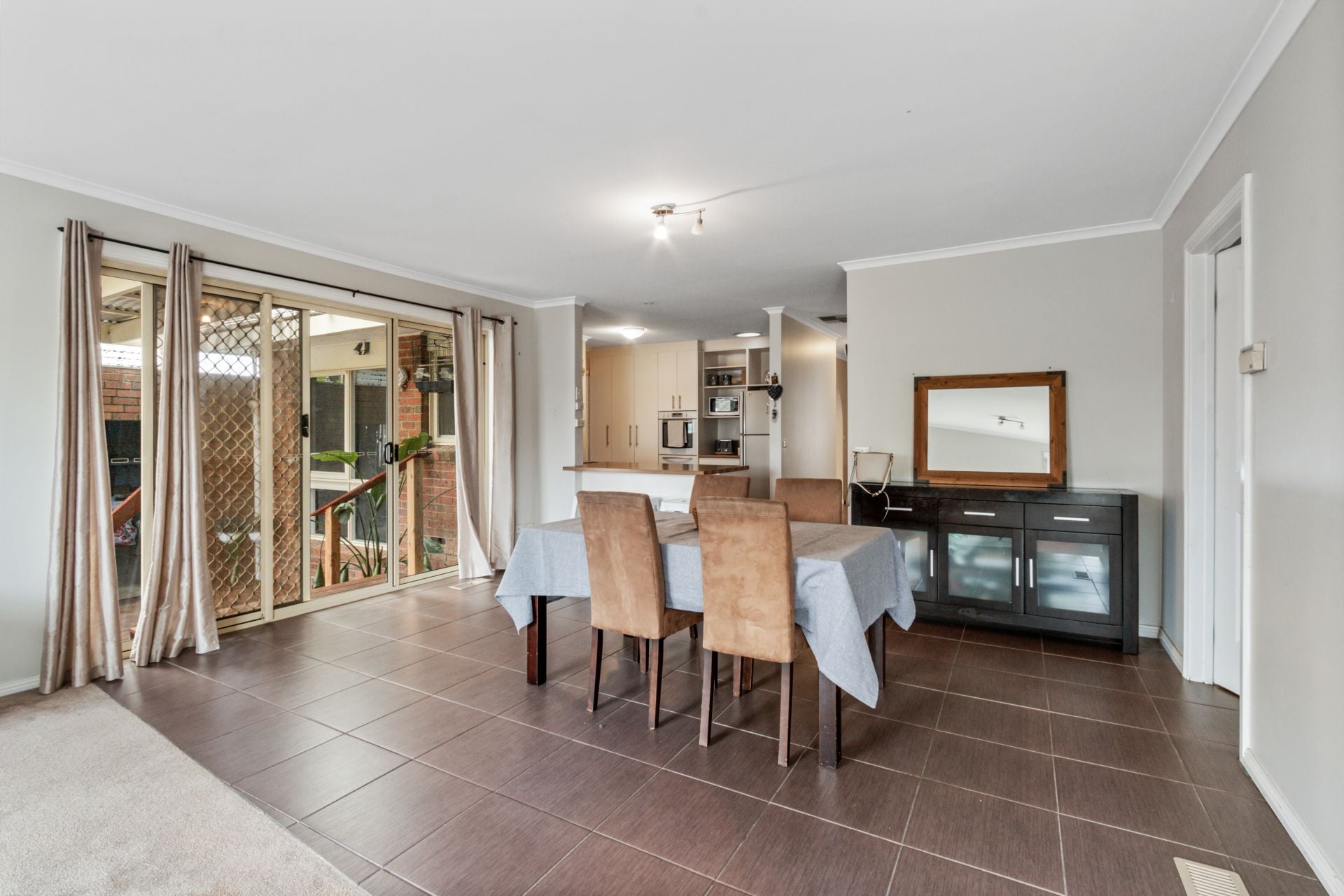 SPACIOUS FAMILY HOME- WALK TO TOWN