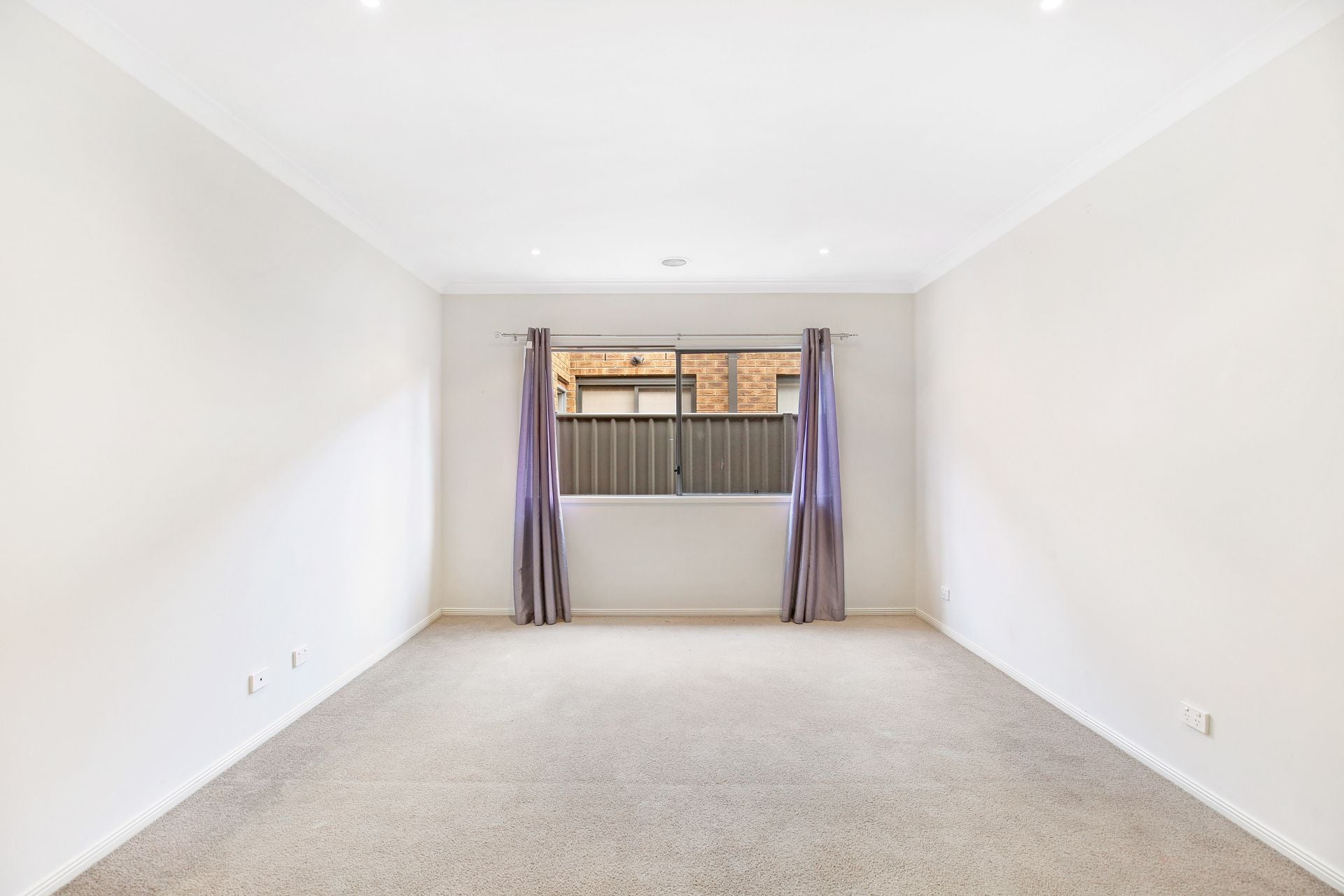 FAMILY HOME IN HAWKESTOWE!