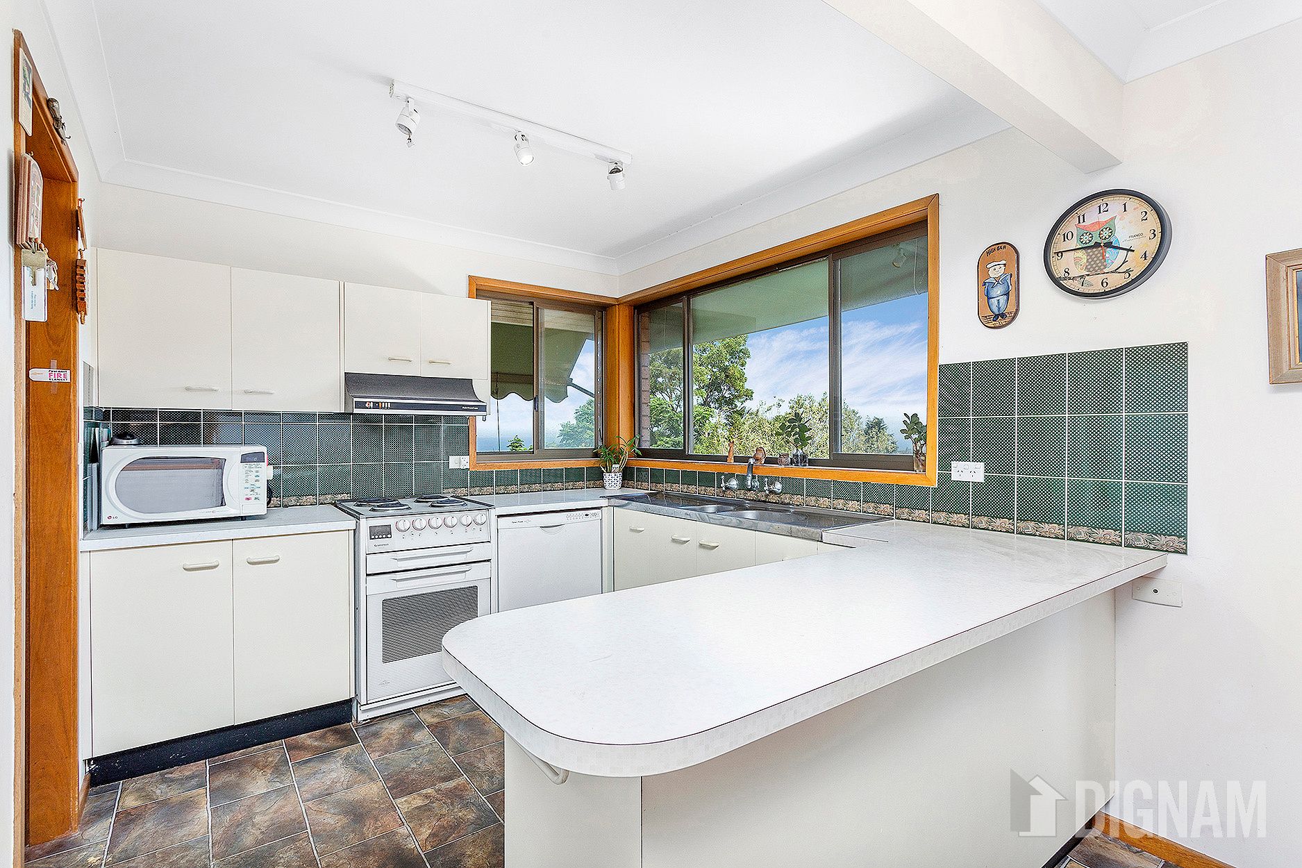 36 Robinsville Crescent, Thirroul NSW