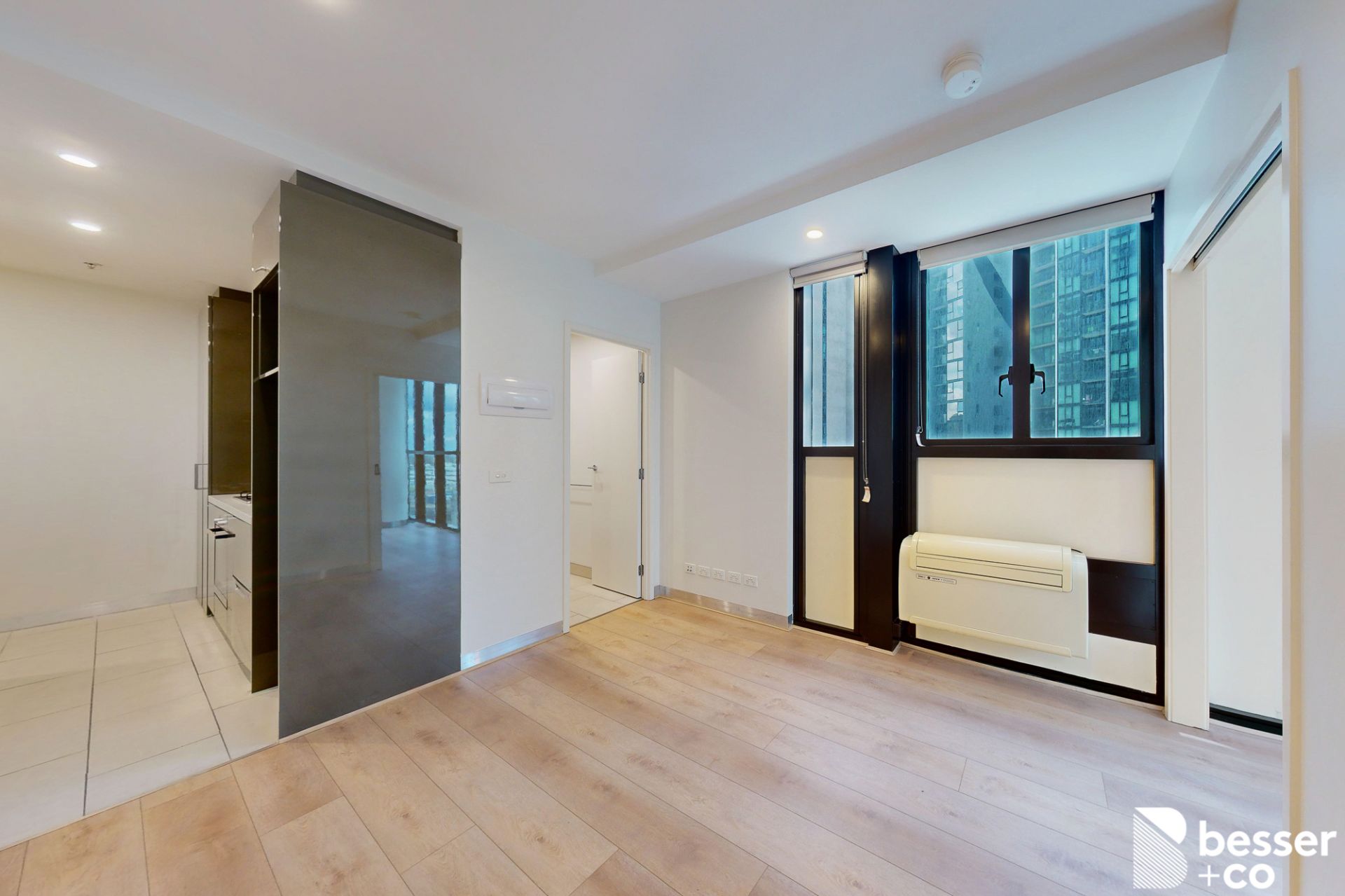 1102/33 Clarke Street, Southbank - Thumbnail 4