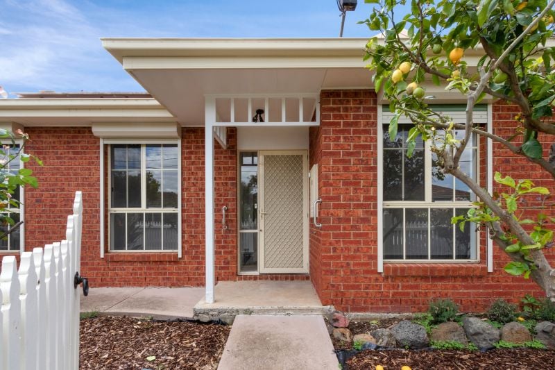 18 Davies Street, Hadfield