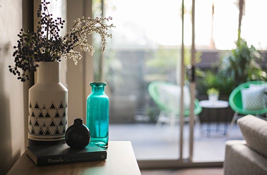 LIGHT-AND-BRIGHT APARTMENT LIVING