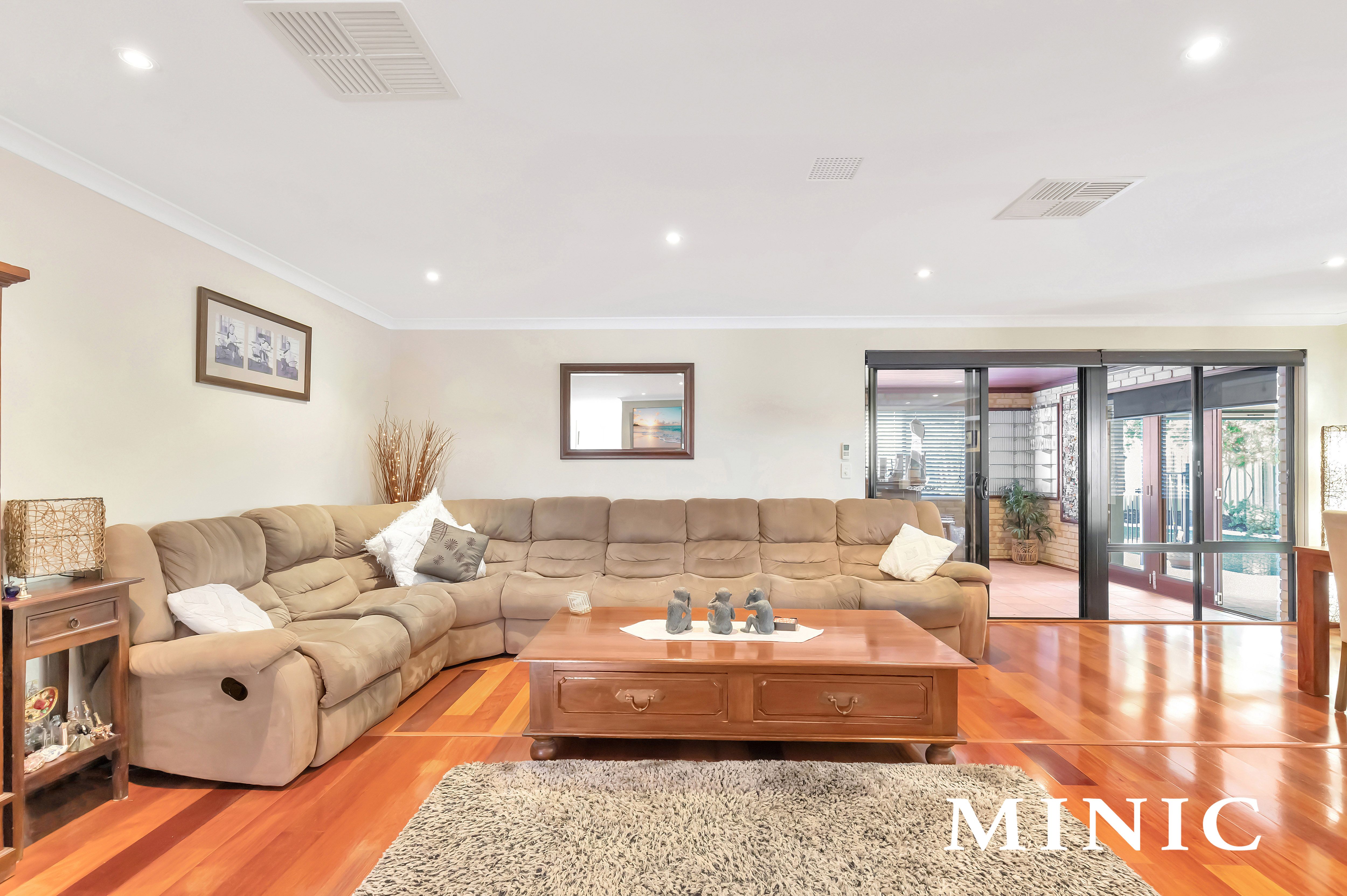 34 Charm Way, Atwell