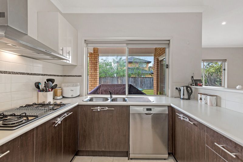 33 Half Moon Tce, Sanctuary Lakes - Thumbnail 4