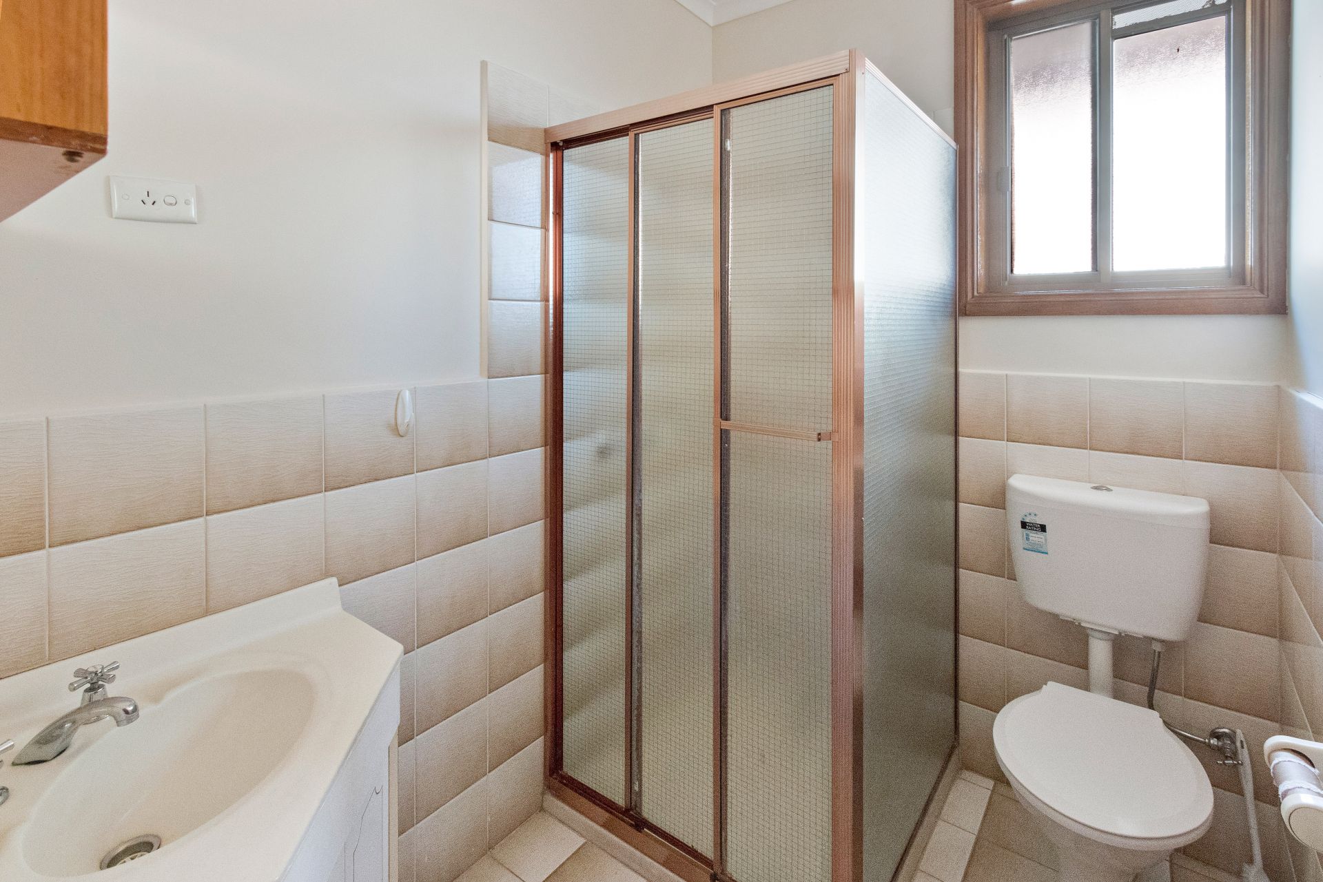 PERFECTLY POSITIONED FAMILY HOME!   **FRESHLY PAINTED**