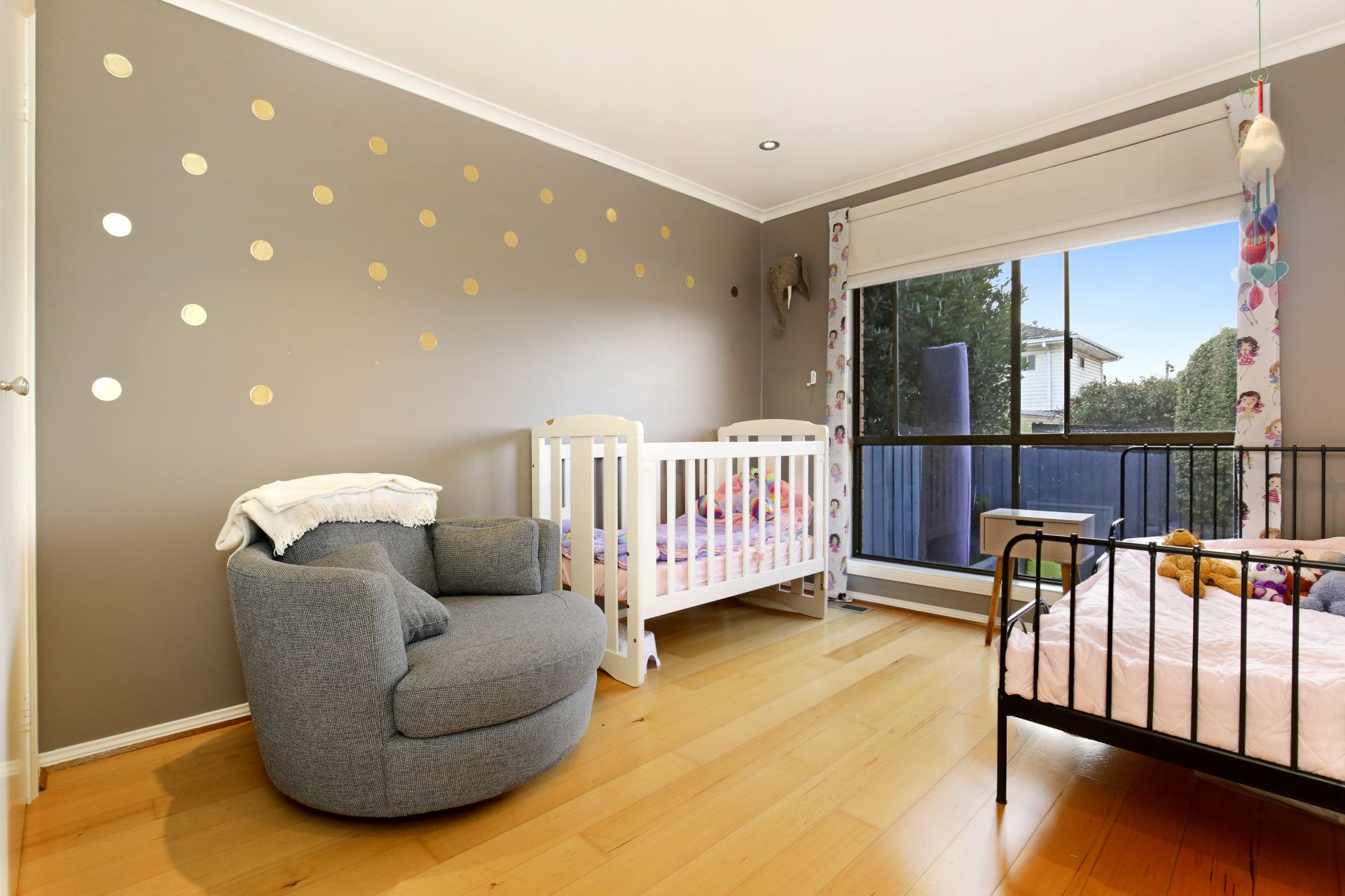 Light & Bright 2 Bedroom Townhouse