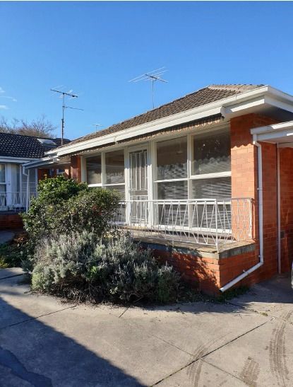 **ONE WEEK RENT FREE**