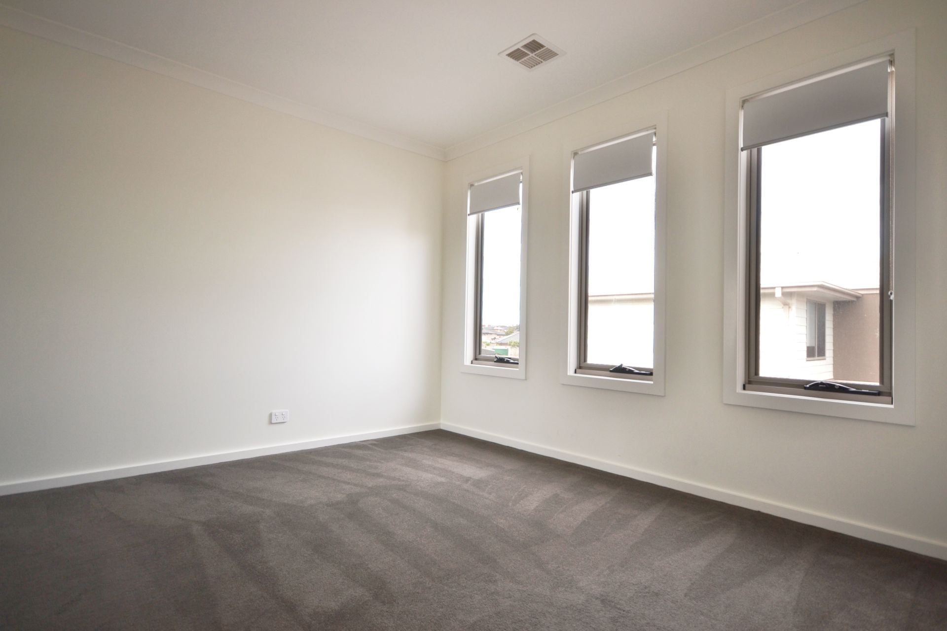 THREE BEDROOM CONTEMPORARY LIVING