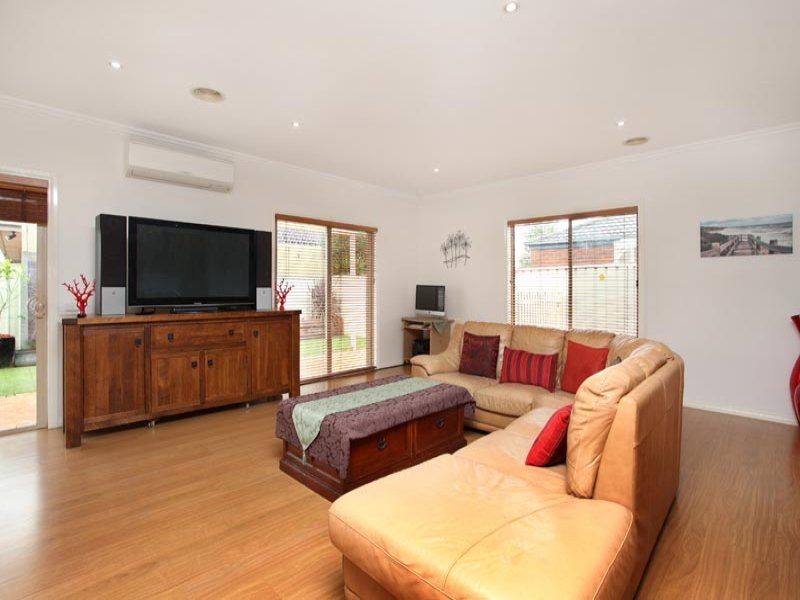 24 Grampians Way, Caroline Springs - Thumbnail 5