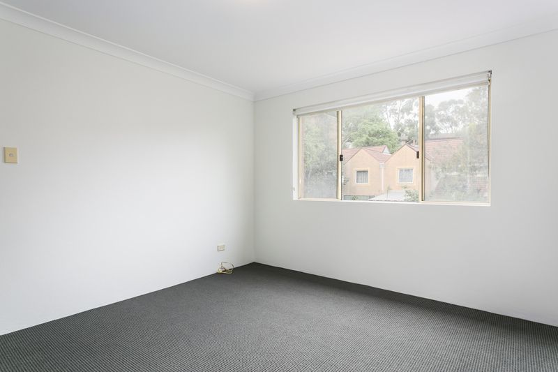 Newly Renovated 2 Bedroom Apartment