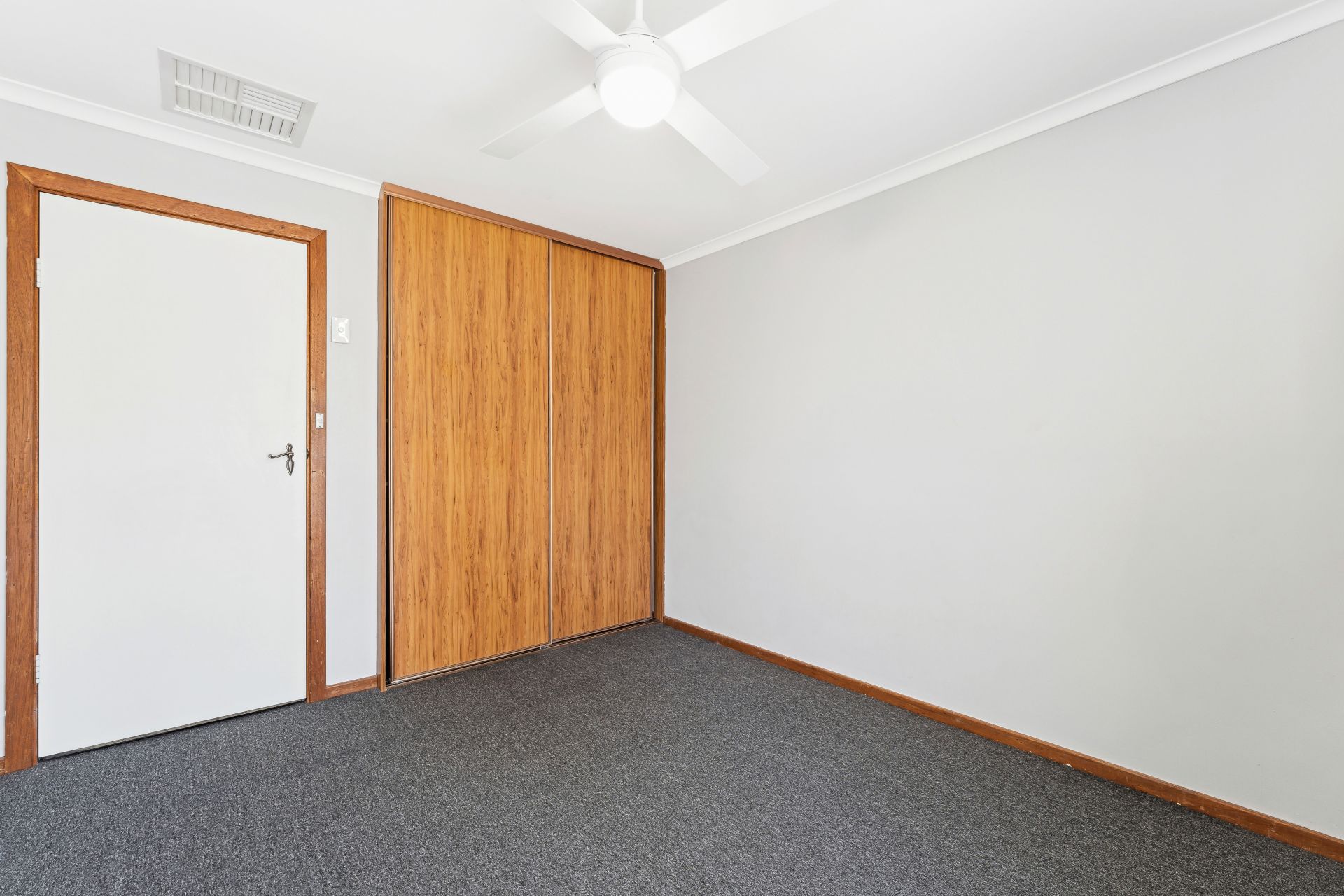14 Chartwell Crescent, Paralowie - Thumbnail 8