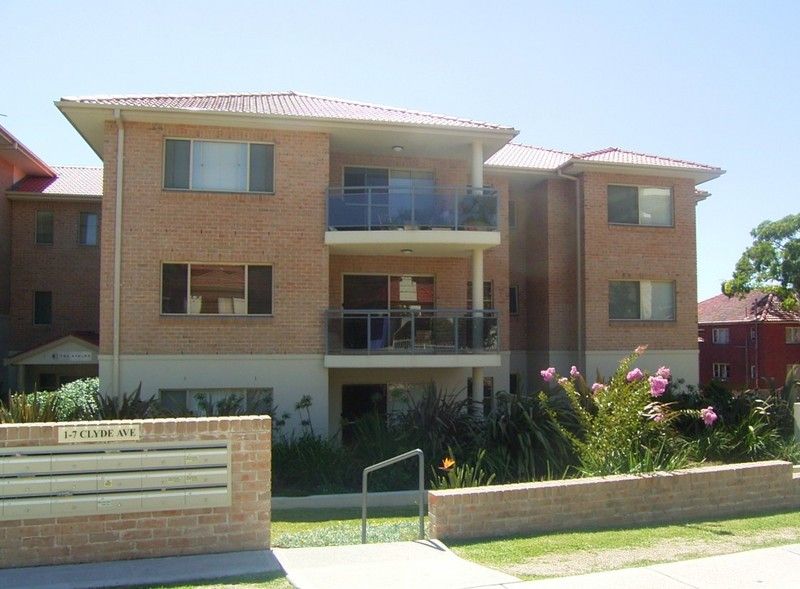 1-7 Clyde Ave