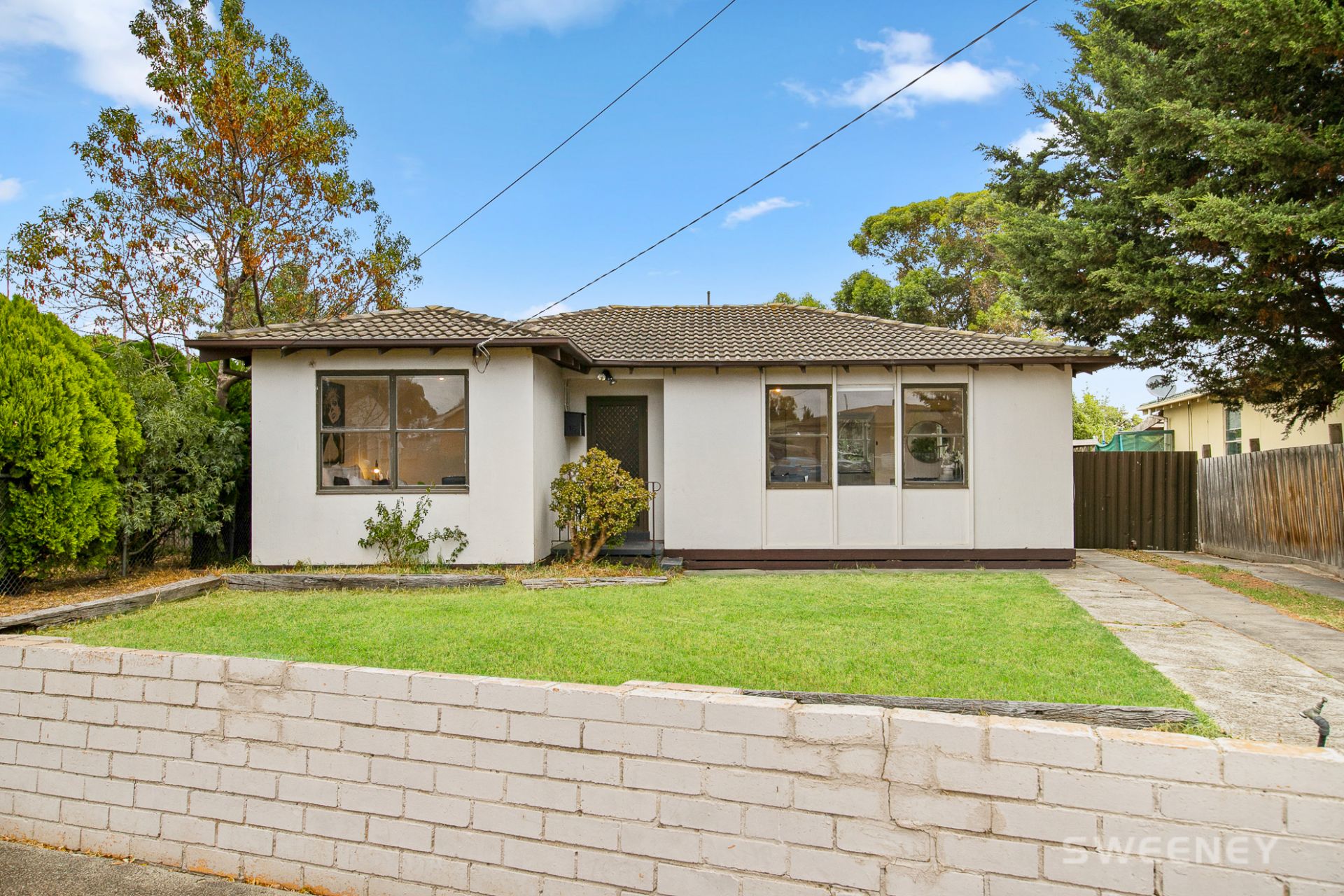 16 Evans Crescent, Laverton - Thumbnail 2