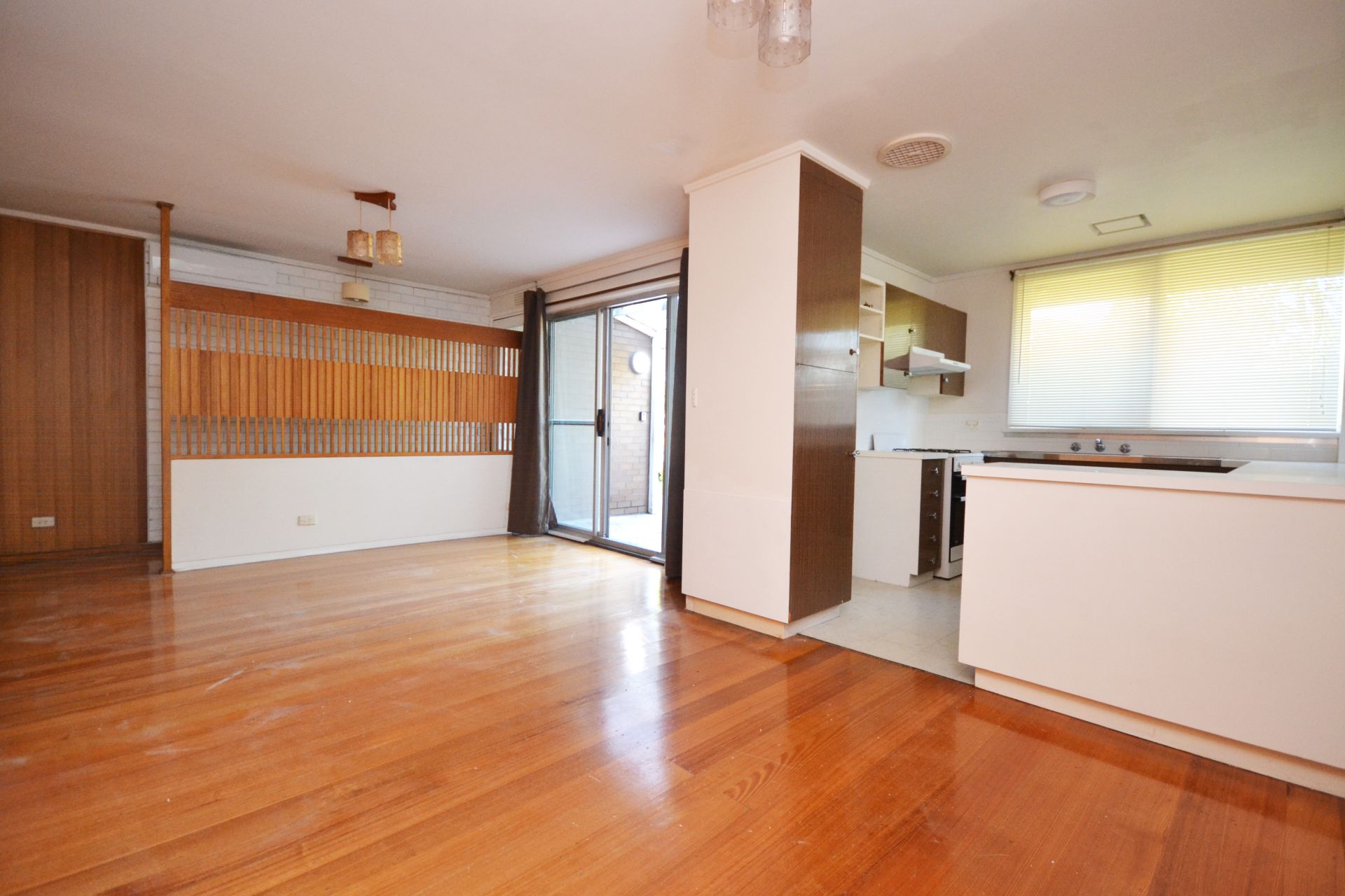 IMMACULATELY PRESENTED AND PERFECTLY SITUATED