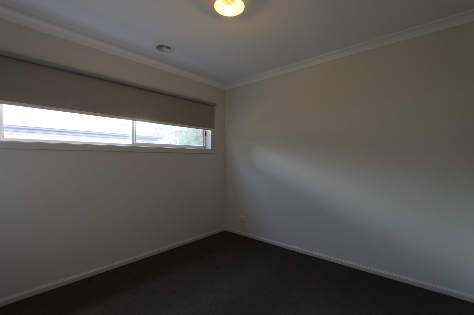 Spacious Home in Mill Park Lakes Estate