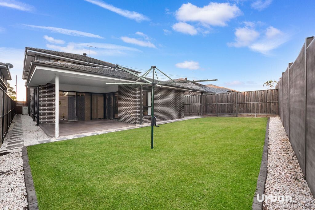 Colebee 57 Coronato Parade