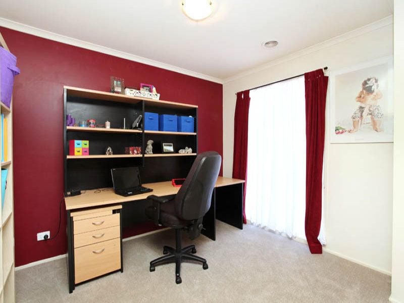 19 Daintree Retreat, Caroline Springs - Thumbnail 7