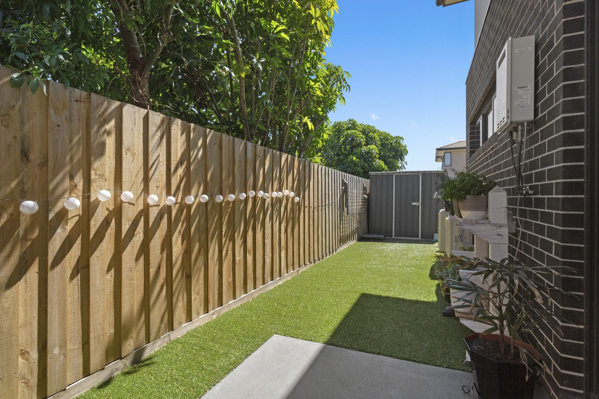 WALK TO THE TRAIN- BOUTIQUE LIVING